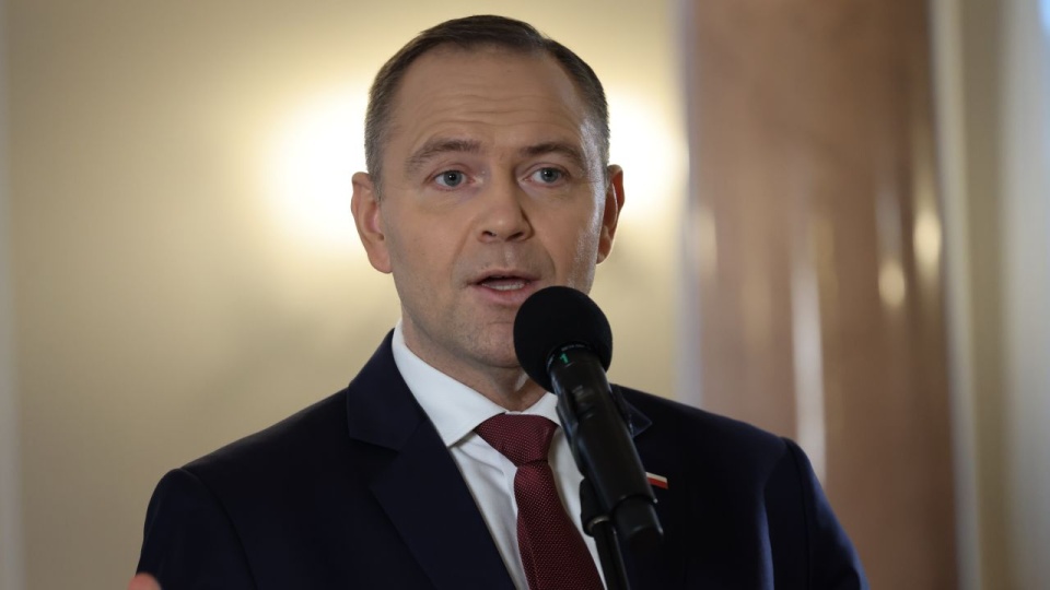 Prezydent usuwa Okrągły Stół z Pałacu Prezydenckiego
