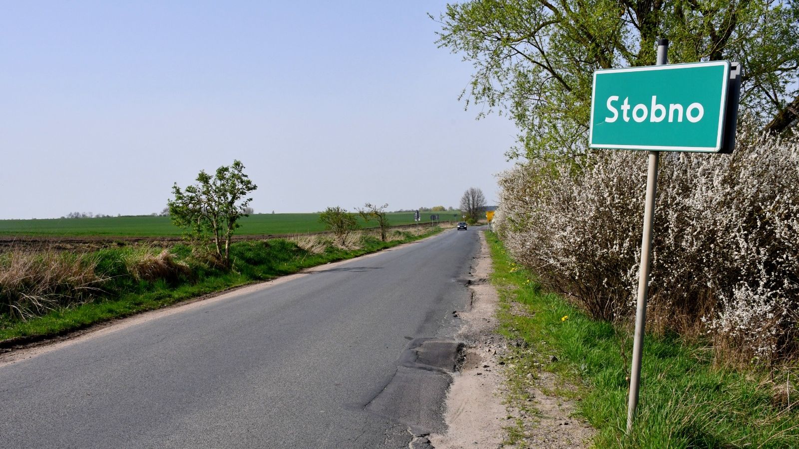 Będzie przebudowa drogi powiatowej od Stobna do Będargowa. Starostwo Powiatowe w Policach właśnie ogłosiło przetarg na tę inwestycję.