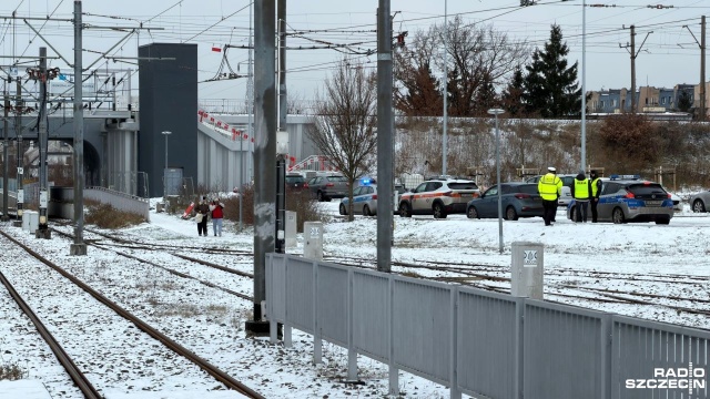 Fot. Robert Stachnik [Radio Szczecin] Nastolatek wpadł pod tramwaj w pobliżu pętli Turkusowa [ZDJĘCIA]