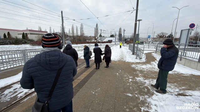 Fot. Robert Stachnik [Radio Szczecin] Nastolatek wpadł pod tramwaj w pobliżu pętli Turkusowa [ZDJĘCIA]