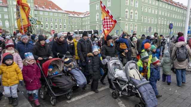 Fot. Kamila Kozioł [Radio Szczecin] Wspólne kolędowanie i kolorowy orszak ulicami Szczecina [WIDEO, ZDJĘCIA]