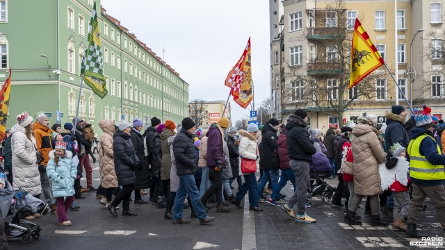 Fot. Kamila Kozioł [Radio Szczecin] Wspólne kolędowanie i kolorowy orszak ulicami Szczecina [WIDEO, ZDJĘCIA]