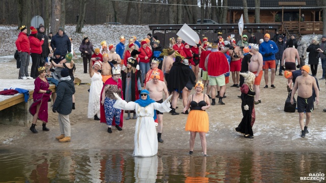 Fot. Kamila Kozioł [Radio Szczecin] Morsy z regionu (i nie tylko) przeszły w zimnym orszaku [WIDEO, ZDJĘCIA]