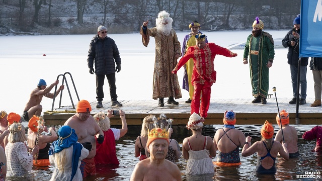 Fot. Kamila Kozioł [Radio Szczecin] Morsy z regionu (i nie tylko) przeszły w zimnym orszaku [WIDEO, ZDJĘCIA]