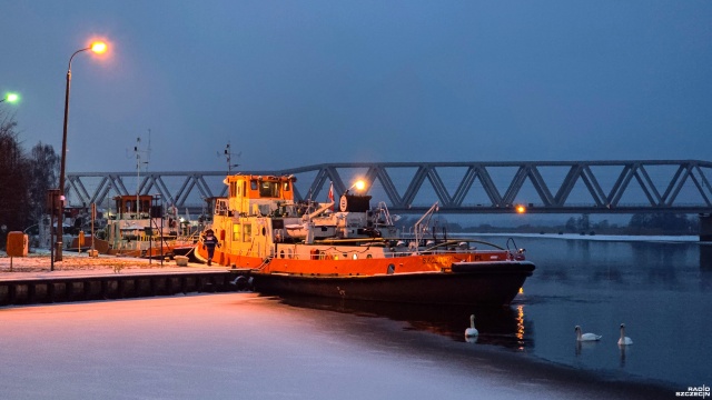 Fot. Wojciech Ochrymiuk [Radio Szczecin] Lodołamacze na Odrze rozbiją zatory [WIDEO, ZDJĘCIA]