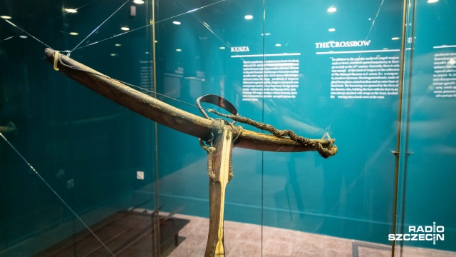 Fot. Robert Stachnik [Radio Szczecin] Stalowa noga, miecze, armaty i kusze. Nowa wystawa "Oręż w państwie Gryfitów" w Muzeum Narodowym [WIDEO, ZDJĘCIA]