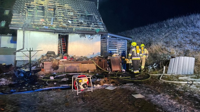 Fot. KP PSP w Gryfinie Pożar domu jednorodzinnego. Straty materialne są ogromne [ZDJĘCIA]