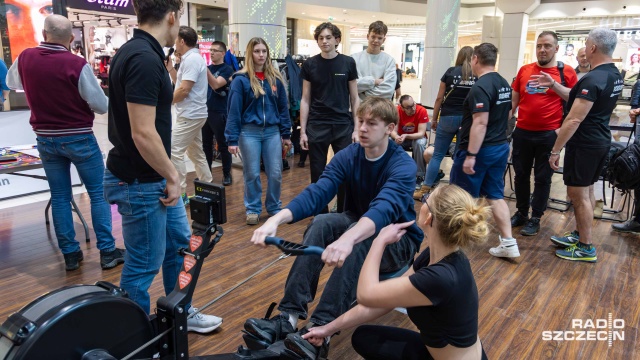 Fot. Robert Stachnik [Radio Szczecin] Po raz 16. Szczecinianie wiosłowali dla WOŚP [WIDEO, ZDJĘCIA]