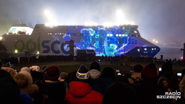 Fot. Robert Stachnik [Radio Szczecin] Mapping na burcie Jantar Unity. Zainteresowanie olbrzymie [ZDJĘCIA]