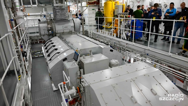 Fot. Robert Stachnik [Radio Szczecin] Ponad trzy godziny w kolejce do promu na Wałach Chrobrego [ZDJĘCIA]