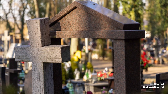 Fot. Robert Stachnik [Radio Szczecin] Mieszkańcy Płoni walczą o powiększenie lokalnego cmentarza [WIDEO, ZDJĘCIA]
