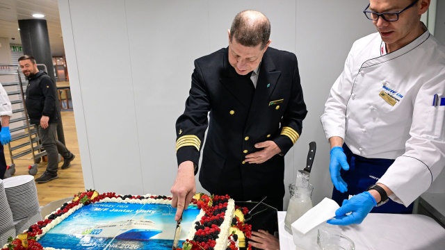 Fot. PAP/Marcin Bielecki Pierwszy komercyjny rejs Jantar Unity [ZDJĘCIA]