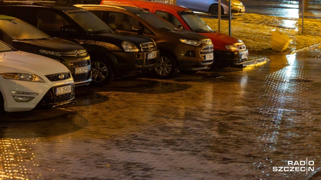 Fot. Robert Stachnik [Radio Szczecin] Lodowisko - tak wygląda większość ulic w Szczecinie [ZDJĘCIA]