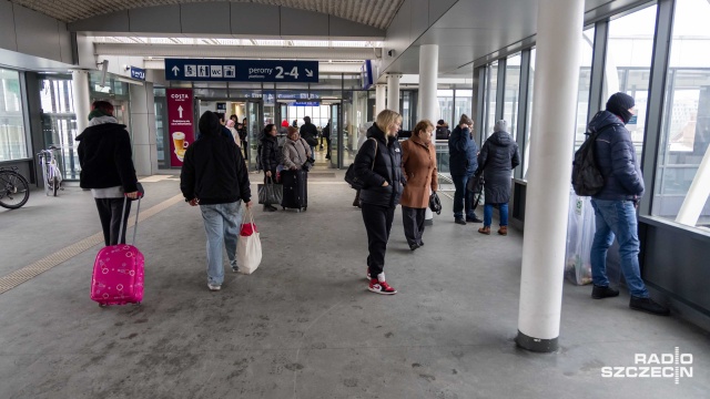 Fot. Robert Stachnik [Radio Szczecin] Według pasażerów sytuacja na szczecińskim dworcu się poprawia [ZDJĘCIA]