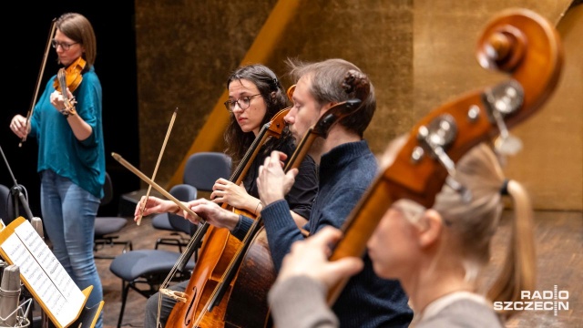 Muzycy Orkiestry Arte dei Suonatori. Próba generalna przed koncertem. Fot. Robert Stachnik [Radio Szczecin] Fortepian Érarda z 1858 roku zabrzmi w Złotej Sali Filharmonii [WIDEO, ZDJĘCIA]