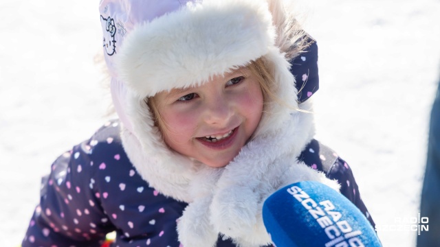 Fot. Robert Stachnik [Radio Szczecin] Na szczecińskiej Gubałówce mróz, sanki, narty i dobre humory [WIDEO, ZDJĘCIA]