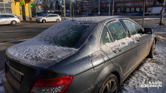 Fot. Robert Stachnik [Radio Szczecin] Dzisiaj zima, jutro mechanik. Ekspert o samochodach pozostawionych na mrozie [WIDEO, ZDJĘCIA]