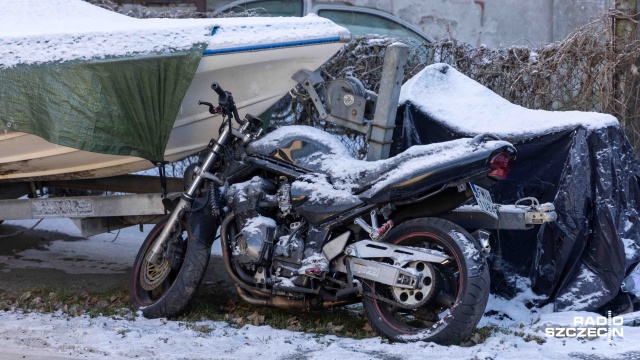 Fot. Robert Stachnik [Radio Szczecin] Dzisiaj zima, jutro mechanik. Ekspert o samochodach pozostawionych na mrozie [WIDEO, ZDJĘCIA]