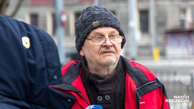 Fot. Robert Stachnik [Radio Szczecin] Sytuacja na chodnikach w mieście: "posypane,ale wszystkiego nie da rady zrobić" [WIDEO, ZDJĘCIA]