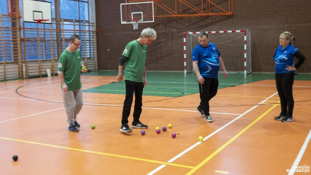 Fot. Kamila Kozioł [Radio Szczecin] "Bule do wiosny." Rozgrywka w hali OSiR-u [WIDEO, ZDJĘCIA]