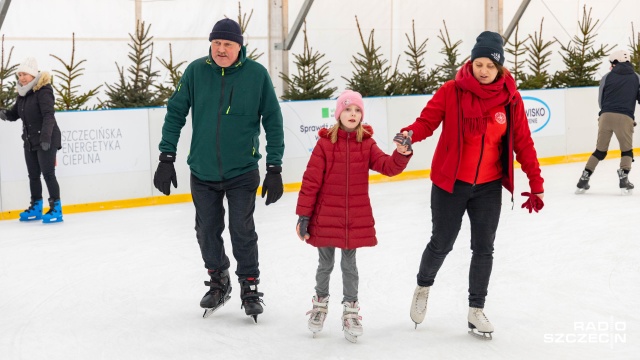 Fot. Robert Stachnik [Radio Szczecin] Niedziela na łyżwach. Szczecinianie korzystają z zimy [WIDEO, ZDJĘCIA]