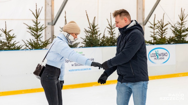 Fot. Robert Stachnik [Radio Szczecin] Niedziela na łyżwach. Szczecinianie korzystają z zimy [WIDEO, ZDJĘCIA]