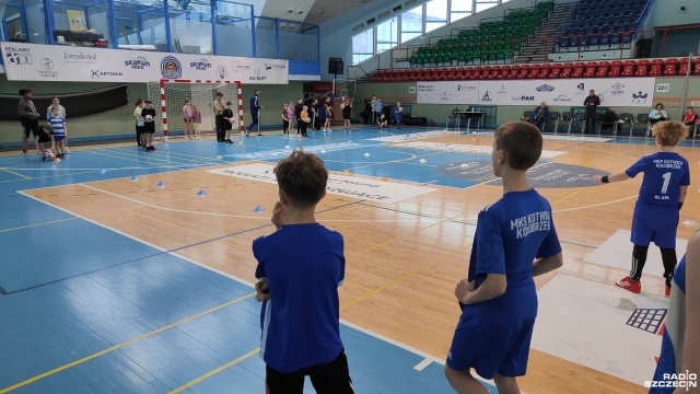 Fot. Przemysław Polanin [Radio Szczecin] Piłkarze Kotwicy przeprowadzili trening dla najmłodszych [ZDJĘCIA]