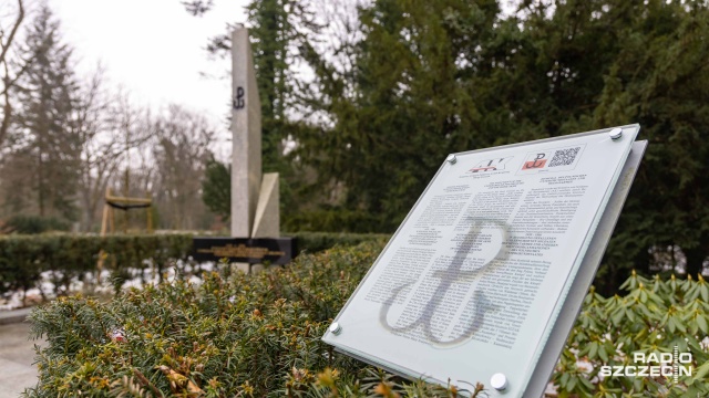 Fot. Robert Stachnik [Radio Szczecin] Będzie zawiadomienie do prokuratury ws. zniszczenia pomnika Armii Krajowej [ZDJĘCIA]