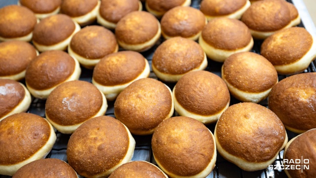 Fot. Robert Stachnik [Radio Szczecin] Słodka noc piekarzy przed tradycyjnym Tłustym Czwartkiem [ZDJĘCIA]