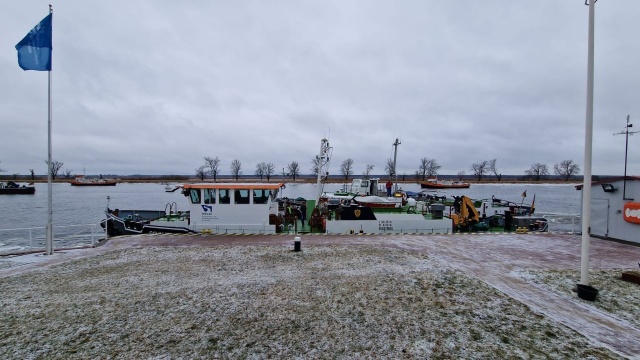 Fot. Wody Polskie RZGW Szczecin Kolejny dzień lodołamania na Odrze. Kra spływa swobodnie do ujścia rzeki [ZDJĘCIA]