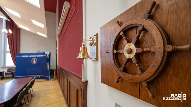 Fot. Robert Stachnik [Radio Szczecin] W pracach remontowych Czerwonego Ratusza pomogły m.in. dawne widokówki [WIDEO, ZDJĘCIA]