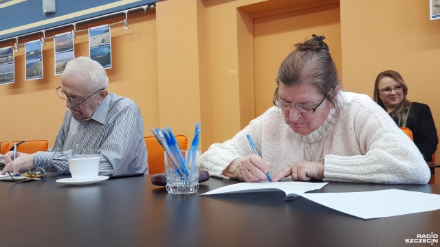 Fot. Joanna Maraszek [Radio Szczecin] Rzężące rzezimieszki, czyli o zmagania z ortografią dla seniorów [ZDJĘCIA]