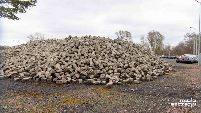 Fot. Robert Stachnik [Radio Szczecin] Kontrowersje wokół remontu alei Jana Pawła II. Ustalenia Radia Szczecin [ZDJĘCIA]