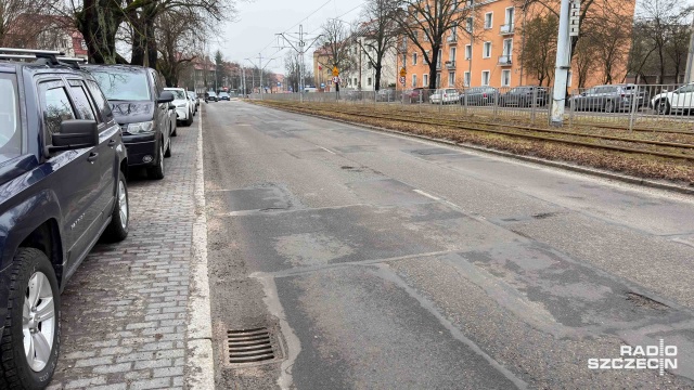 Fot. Robert Stachnik [Radio Szczecin] Cztery przetargi i prawie cztery lata - pas rowerowy na Mickiewicza nadal w fazie projektu [ZDJĘCIA]