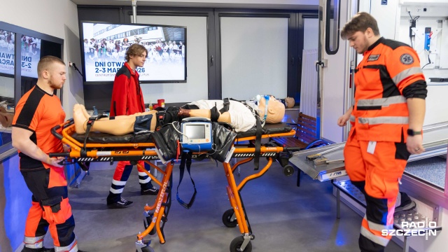 Fot. Robert Stachnik [Radio Szczecin] Studenci uczestniczyli w dniach otwartych w Centrum Symulacji Medycznej PUM [WIDEO, ZDJĘCIA]