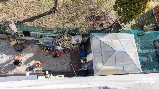 Fot. Robert Stachnik [Radio Szczecin] Spór o drób w kamienicy w Podjuchach [ZDJĘCIA]