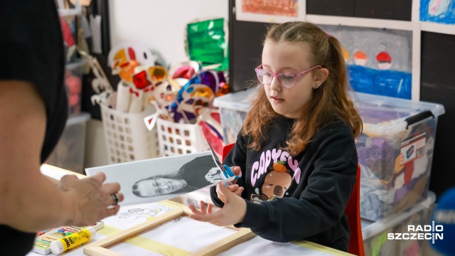 Fot. Robert Stachnik [Radio Szczecin] Kobiety z okazji swojego święta stworzyły autoportrety [WIDEO, ZDJĘCIA]