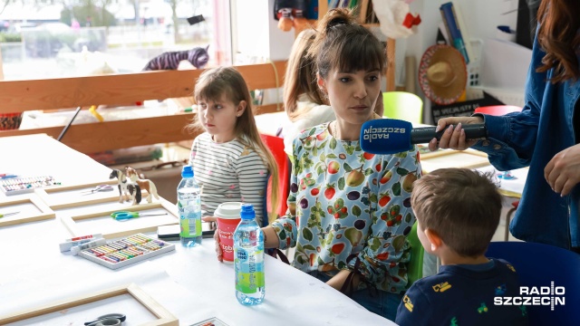 Fot. Robert Stachnik [Radio Szczecin] Kobiety z okazji swojego święta stworzyły autoportrety [WIDEO, ZDJĘCIA]