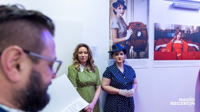 Fot. Robert Stachnik [Radio Szczecin] "Ludzie o duszach retro". Wystawa w Szczecinie [ZDJĘCIA]