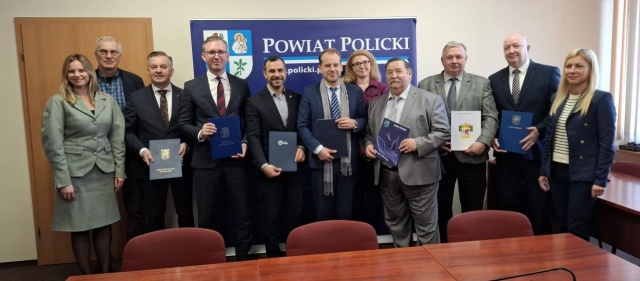 Fot. Starostwo Powiatowe w Policach W tym sezonie dwie trasy wodnego tramwaju [ZDJĘCIA]