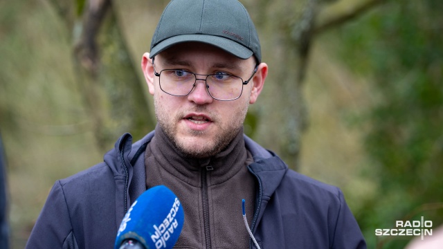 Fot. Robert Stachnik [Radio Szczecin] Akcja Karmnik na Cmentarzu Centralnym [WIDEO, ZDJĘCIA]