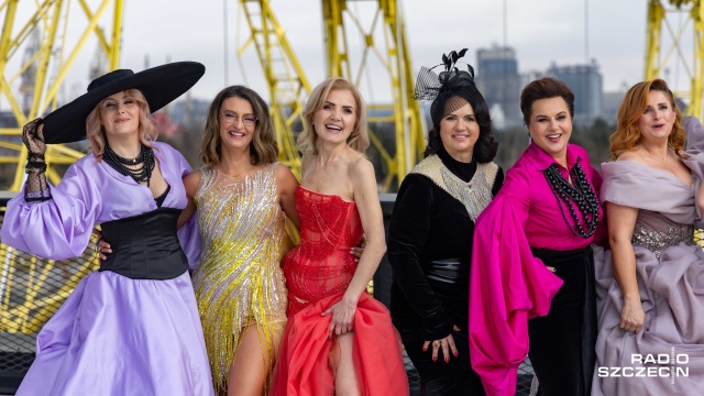 Fot. Robert Stachnik [Radio Szczecin] Pokaz mody pod dźwigozaurami, sesja na dachu MCN [WIDEO, ZDJĘCIA]