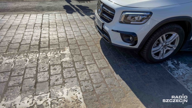 Fot. Robert Stachnik [Radio Szczecin] Mieszkańcy Ku Słońcu mają dość hałasu i domagają się remontu ulicy [WIDEO, ZDJĘCIA]