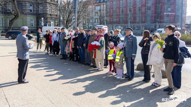 Fot. Robert Stachnik [Radio Szczecin] Szczecinianie uczcili pamięć marszałka Piłsudskiego [ZDJĘCIA]
