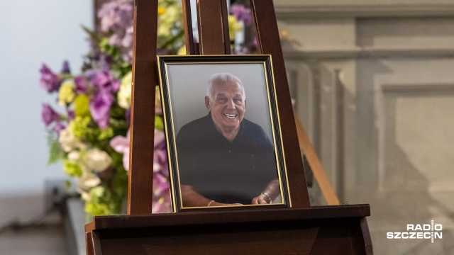 Fot. Robert Stachnik [Radio Szczecin] Pożegnanie legendy. "Marian Kielec był najwspanialszym zawodnikiem w historii Pogoni" [ZDJĘCIA]