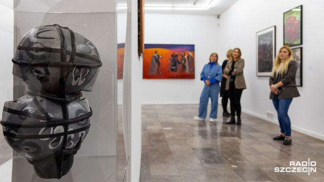 Fot. Robert Stachnik [Radio Szczecin] Wystawa prac rodem z Afryki w Szczecinie [ZDJĘCIA]