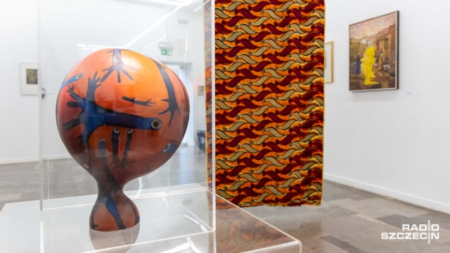 Fot. Robert Stachnik [Radio Szczecin] Wystawa prac rodem z Afryki w Szczecinie [ZDJĘCIA]