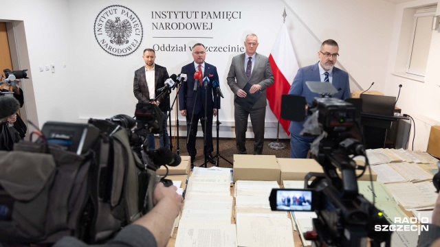 Fot. Robert Stachnik [Radio Szczecin] Szczeciński IPN odzyskał tysiące dokumetów z czasów PRL [ZDJĘCIA]