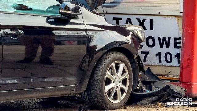 Fot. Robert Stachnik [Radio Szczecin] Wypadek w Alei Piastów w Szczecinie [ZDJĘCIA]