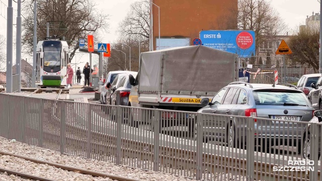 Fot. Robert Stachnik [Radio Szczecin] Posypały się mandaty dla kierowców parkujących przy Al. Powstańców Wielkopolskich [ZDJĘCIA]